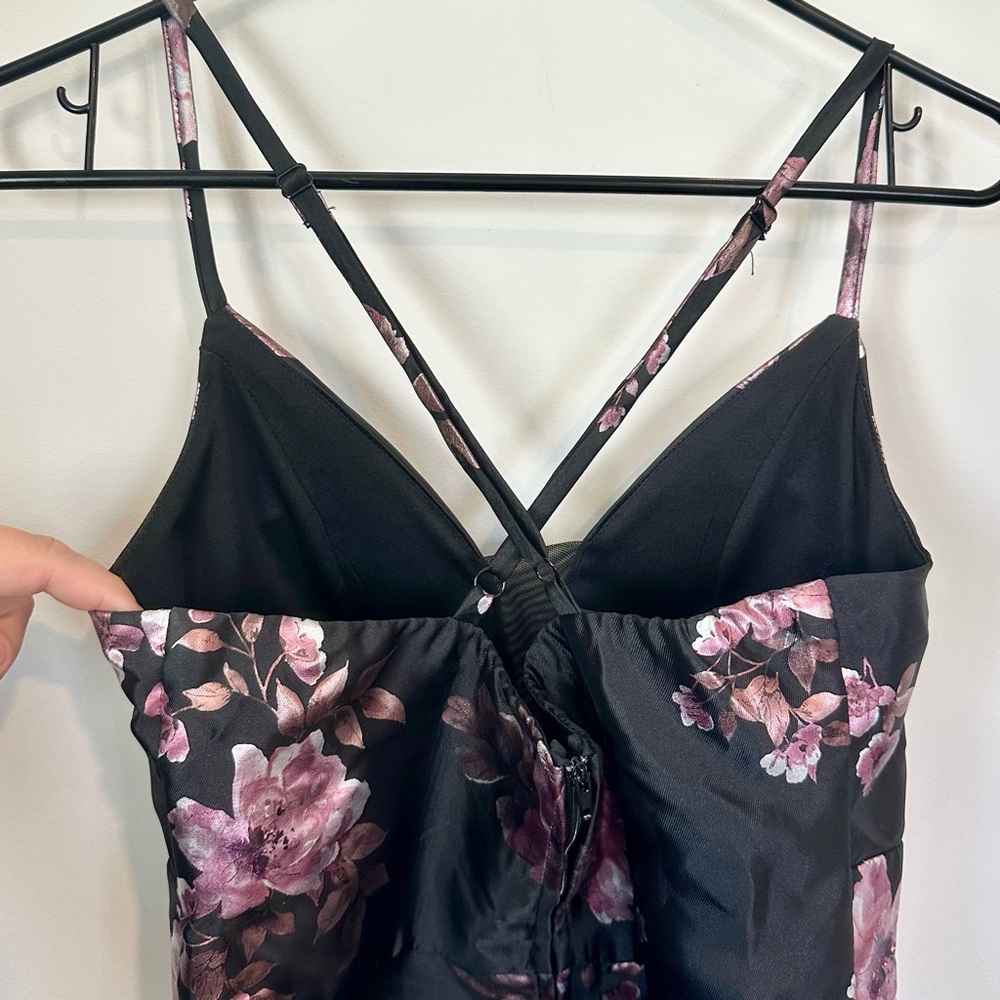 Speechless Juniors Floral Black and Pink Roses Mini Dress - Size: 9 - Picture 9 of 10